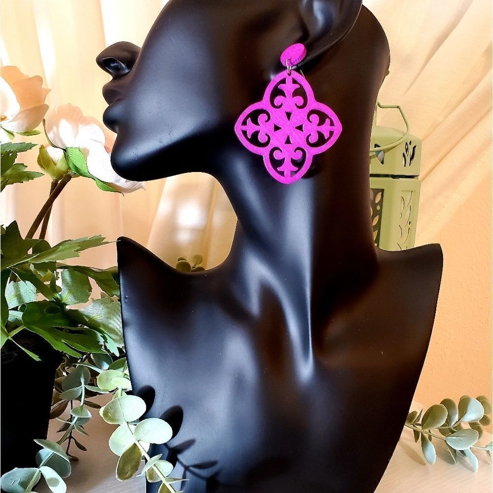 𝅺FUCHSIA WOOD MOROCCAN MOOD EARRINGS